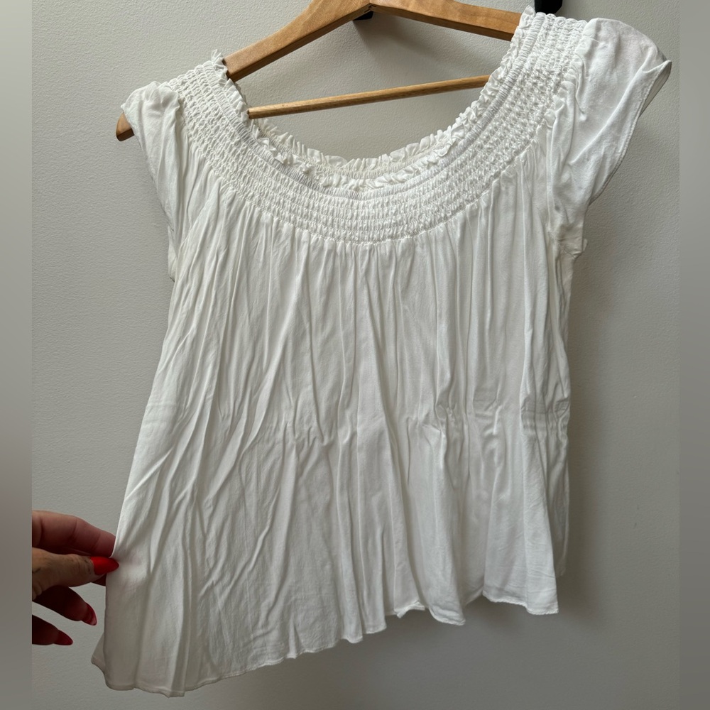 Talula by Aritzia white stretchy off shoulder top, size XS (fits like a small)